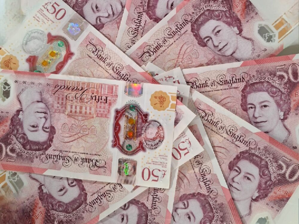 "MUST GO" £300 GRAB THE CASH!!!!